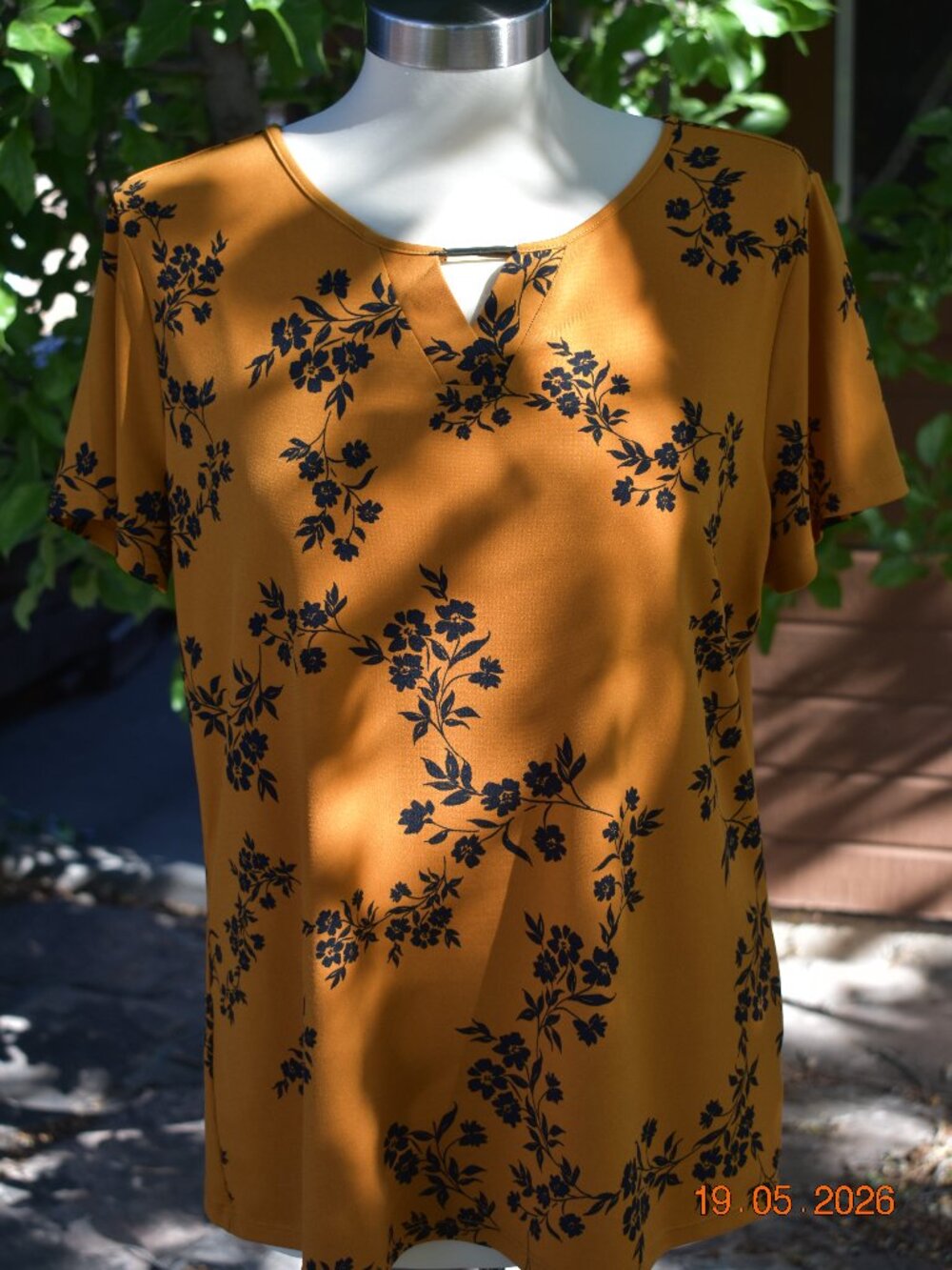 Liz Claiborne Career Collection Floral Top